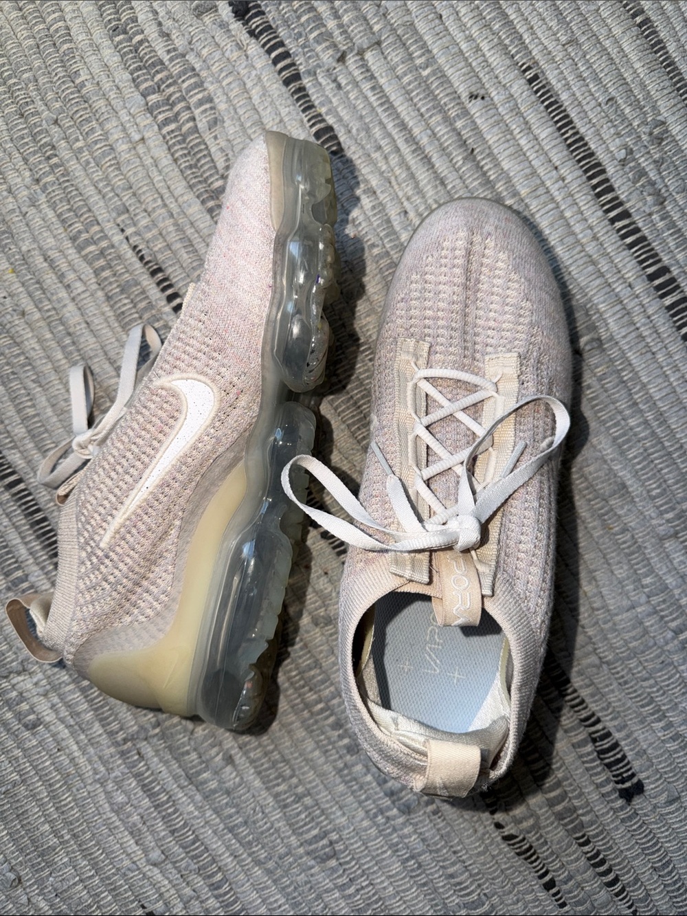 Nike Women's VaporMax Flyknit - Pale Pink/Beige